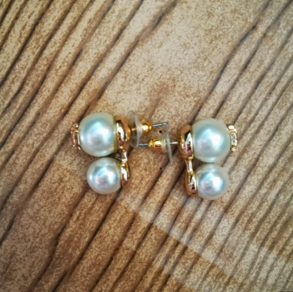 Tory Burch White Evie Pearl Earrings - Picture 5 of 5